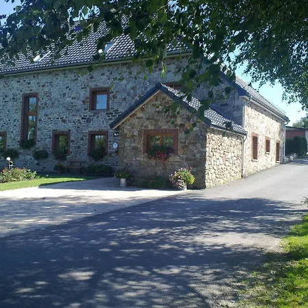 Extremely Spacious Nearby Tourist Cities Holiday home *