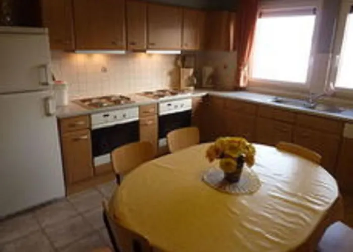 Retreat In Baugnez Hébergement de vacances *